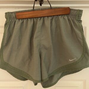 Women’s Nike Tempo Brief- Lined Running Shorts. Size: Large.